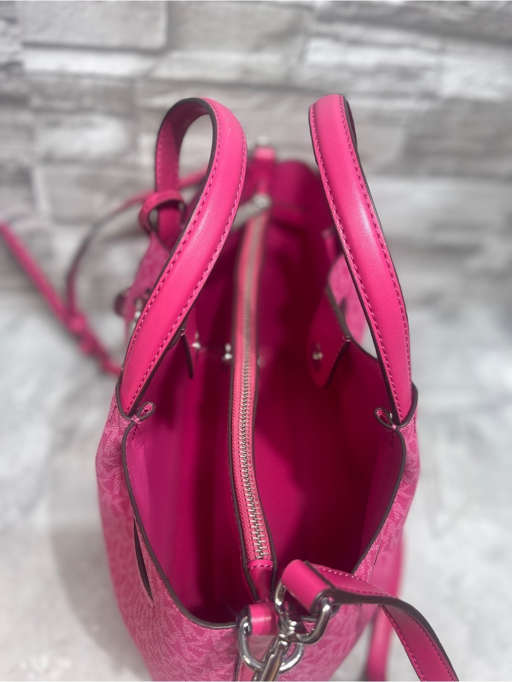 Michael Kors Carson Medium Center Zip Satchel & Matching Wallet Set Dragonfruit - Picture 5 of 10